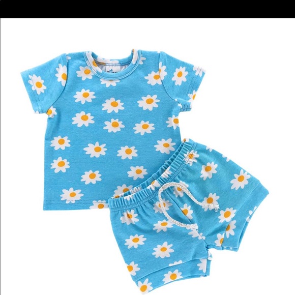 NWT Daisy Shorts Set 12 Months - Picture 6 of 7